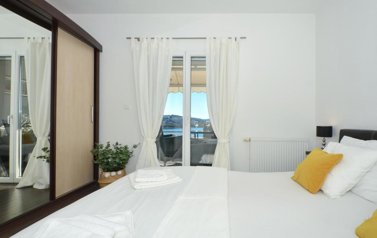 Copacabana Beach Apartments Trogir Eksteriør billede