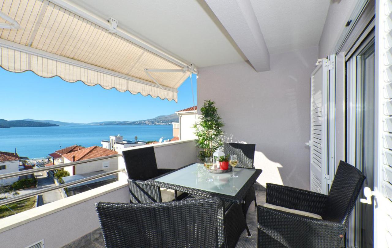 Copacabana Beach Apartments Trogir Eksteriør billede