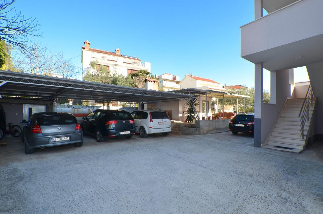 Copacabana Beach Apartments Trogir Eksteriør billede