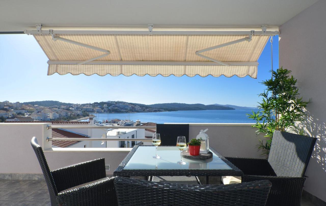 Copacabana Beach Apartments Trogir Eksteriør billede