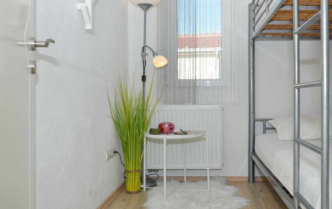 Copacabana Beach Apartments Trogir Eksteriør billede