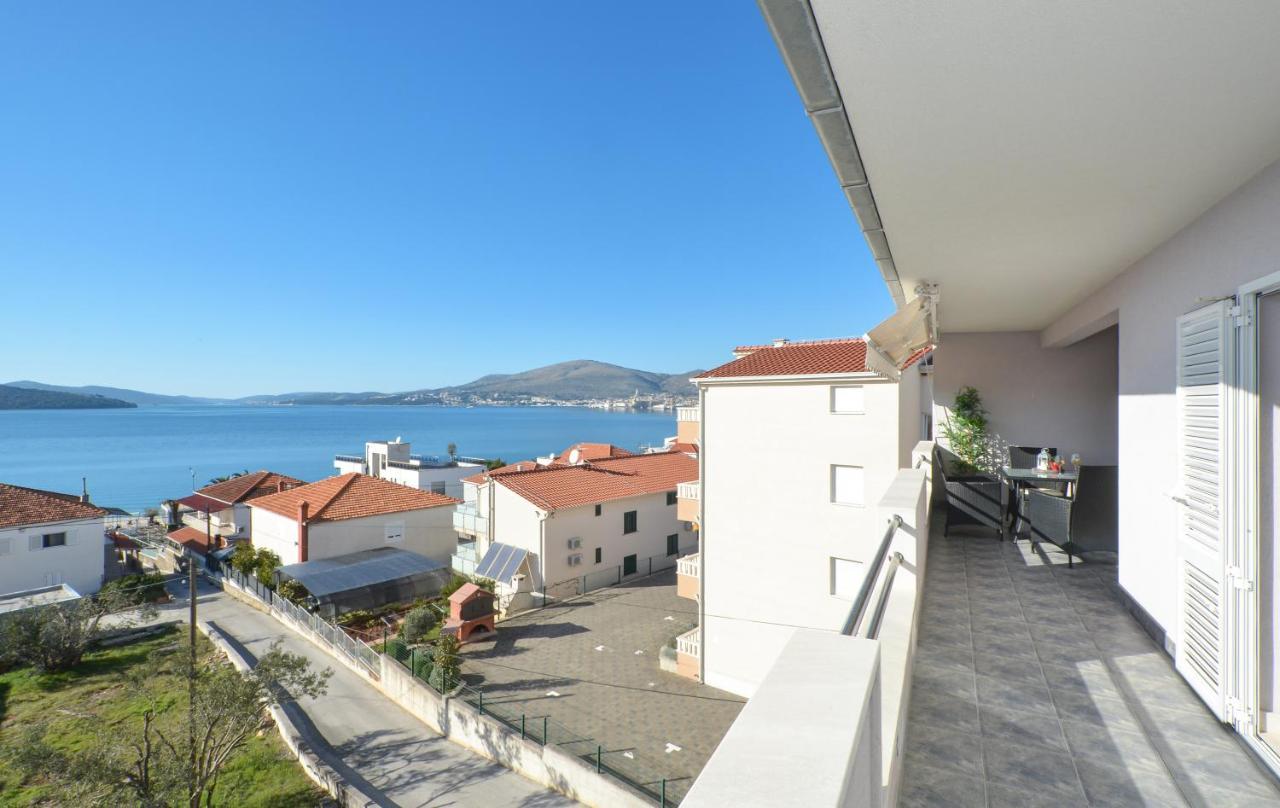 Copacabana Beach Apartments Trogir Eksteriør billede
